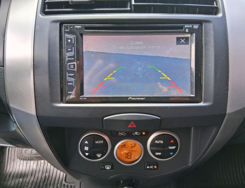 Nissan Livina Sl 1.8 Automatica Flex 4 Portas Modelo 2012 imagem 14