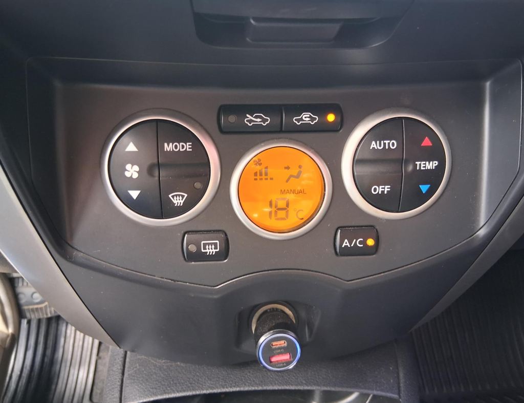 Nissan Livina Sl 1.8 Automatica Flex 4 Portas Modelo 2012 imagem 15