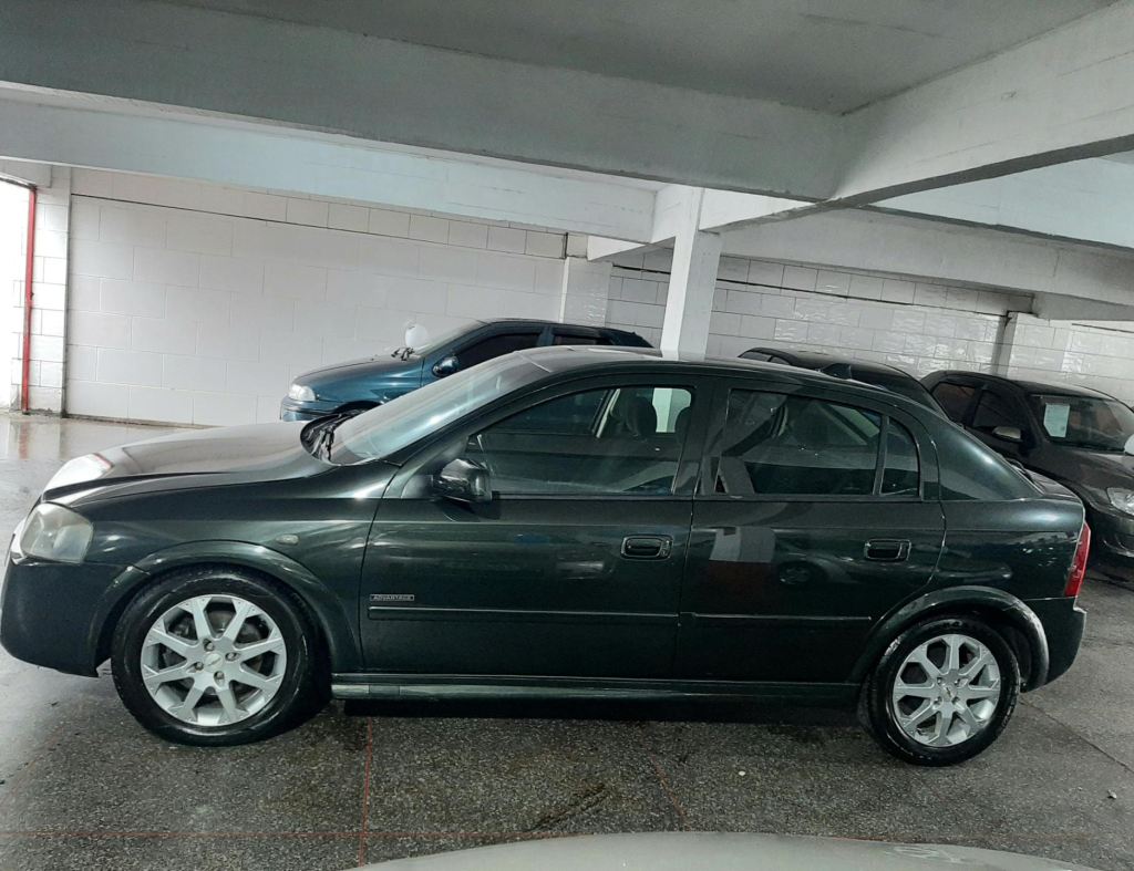Chevrolet Astra Hatch Advantage 2.0 Flex 4 Portas Modelo 2010 imagem 4
