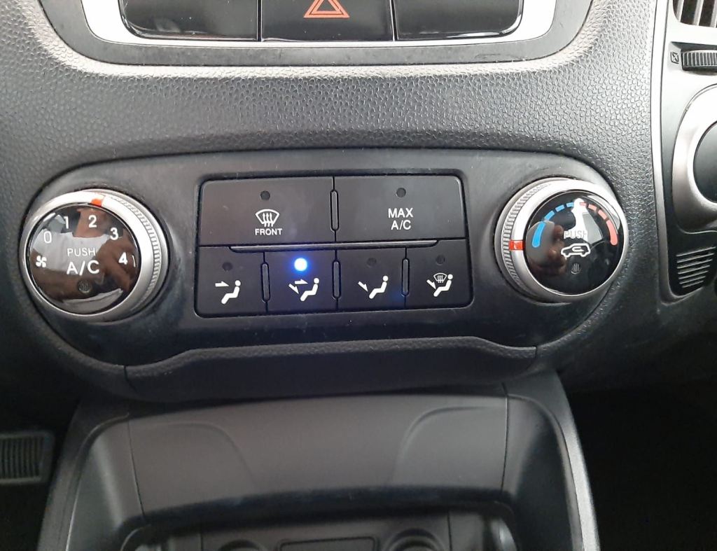 Hyundai Ix35 Gls 2.0 16V 2Wd Flex Aut 2015 imagem 20