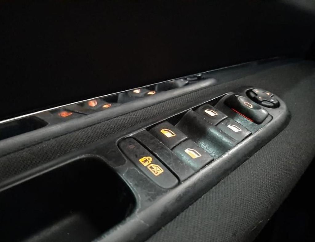 Peugeot 3008 Allure 1.6 Automatico Modelo 2013 imagem 24