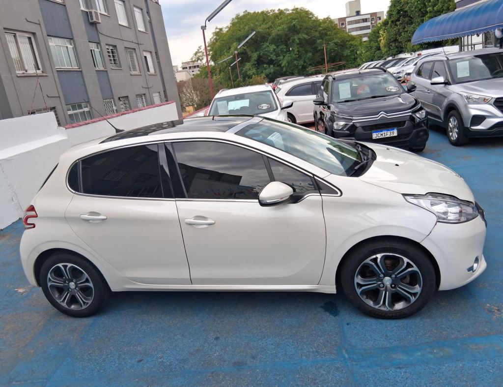 Peugeot 208 Griffe 1.6 Automatico 4 Portas Flex Modelo 2014 imagem 1
