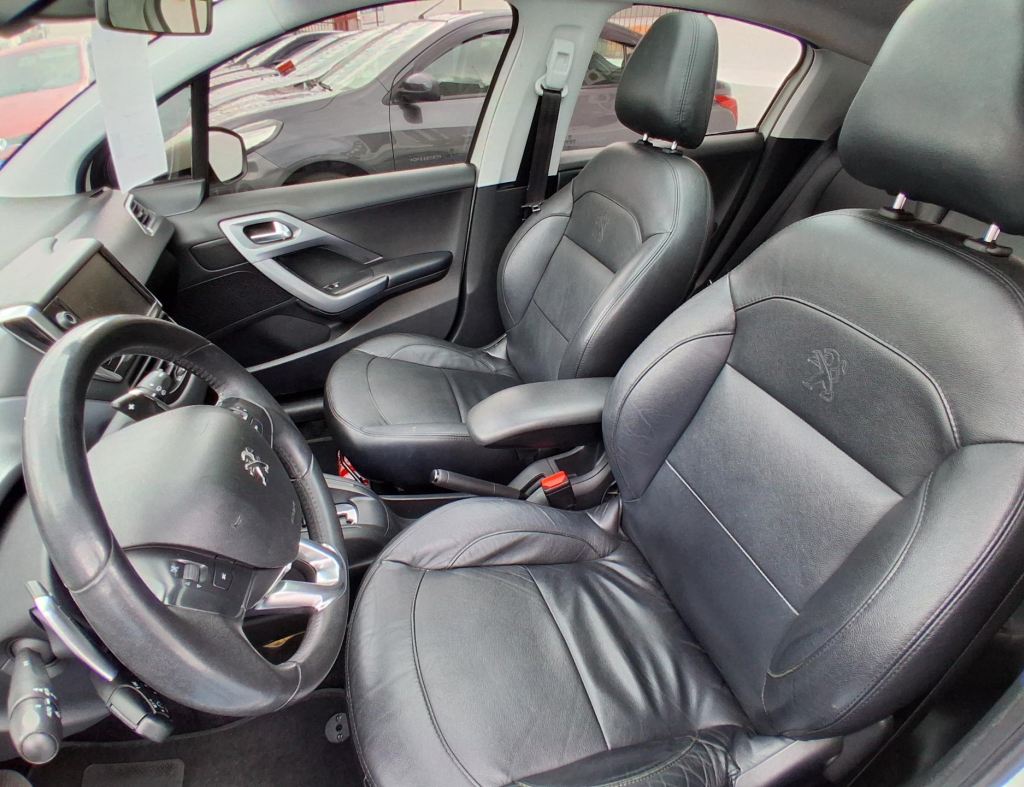 Peugeot 208 Griffe 1.6 Automatico 4 Portas Flex Modelo 2014 imagem 13
