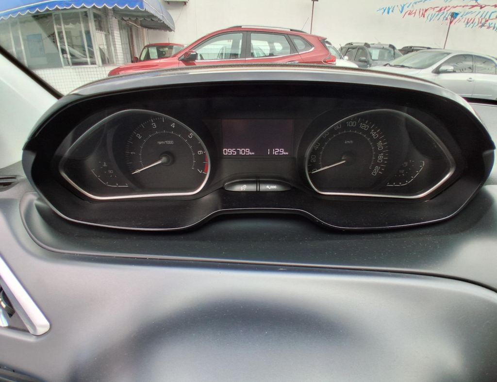 Peugeot 208 Griffe 1.6 Automatico 4 Portas Flex Modelo 2014 imagem 18