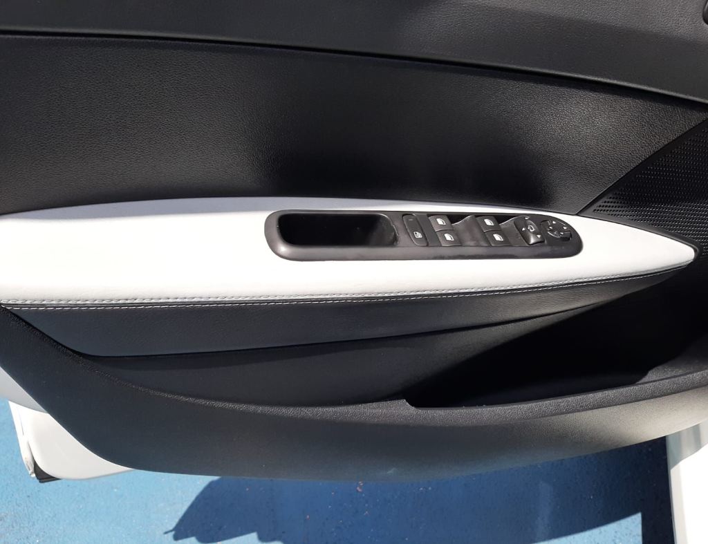 Peugeot 308 Roland Garros 1.6 Turbo 16V 5P 2014 imagem 22