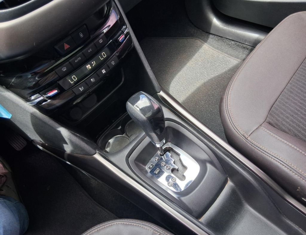 Peugeot 2008 Griffe 1.6 Automatico Flex 4 Portas Modelo 2020 imagem 17