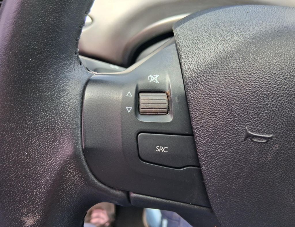 Peugeot 2008 Griffe 1.6 Automatico Flex 4 Portas Modelo 2020 imagem 22