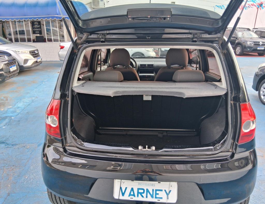 Volkswagen Fox Trend 1.0 G2 Flex 4 Portas Modelo 2010 imagem 9
