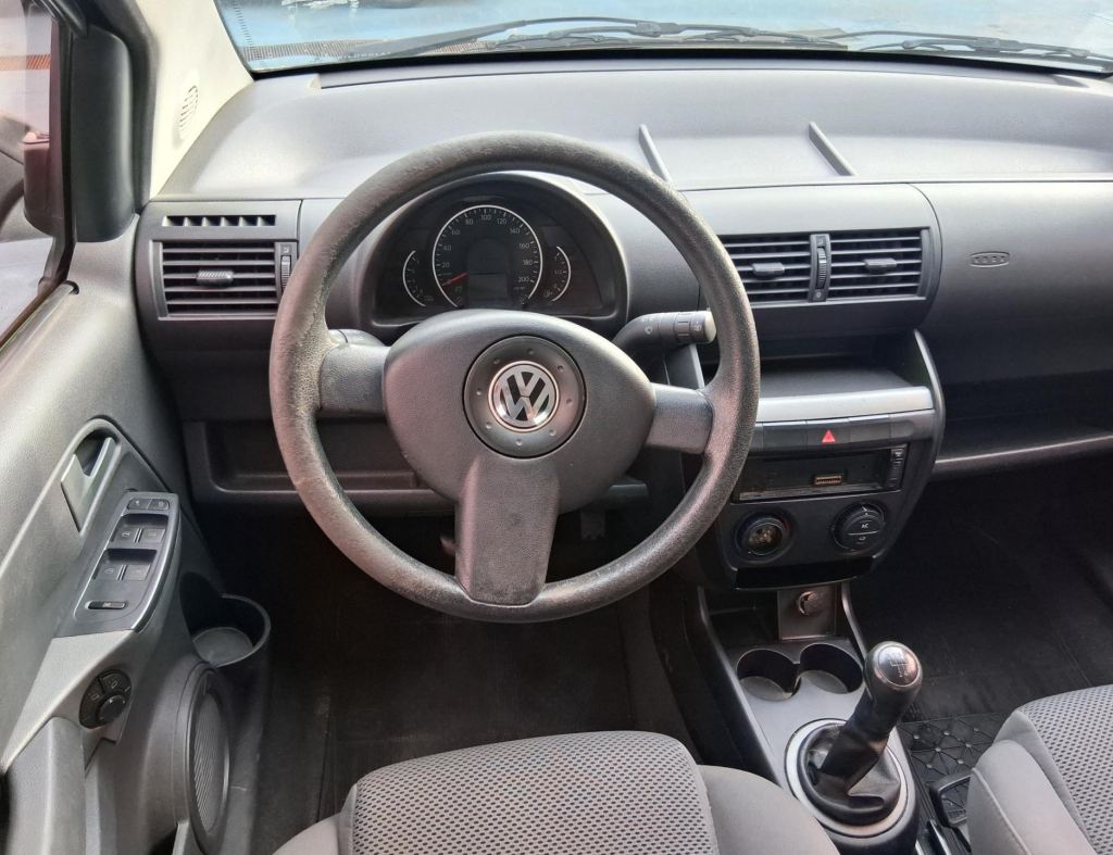 Volkswagen Fox Trend 1.0 G2 Flex 4 Portas Modelo 2010 imagem 14