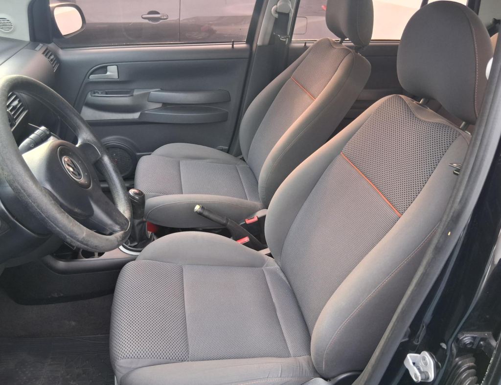 Volkswagen Fox Trend 1.0 G2 Flex 4 Portas Modelo 2010 imagem 15