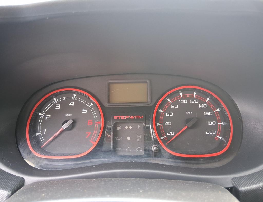 Renault Stepway 1.6 Automatico Flex Portas Modelo 2012 imagem 18