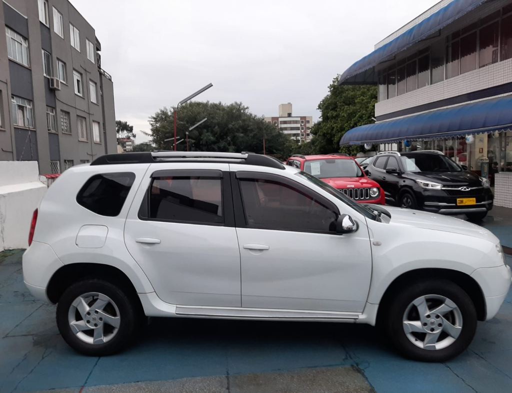 Renault Duster 2.0 Dinamique 2014 Automatica imagem 3