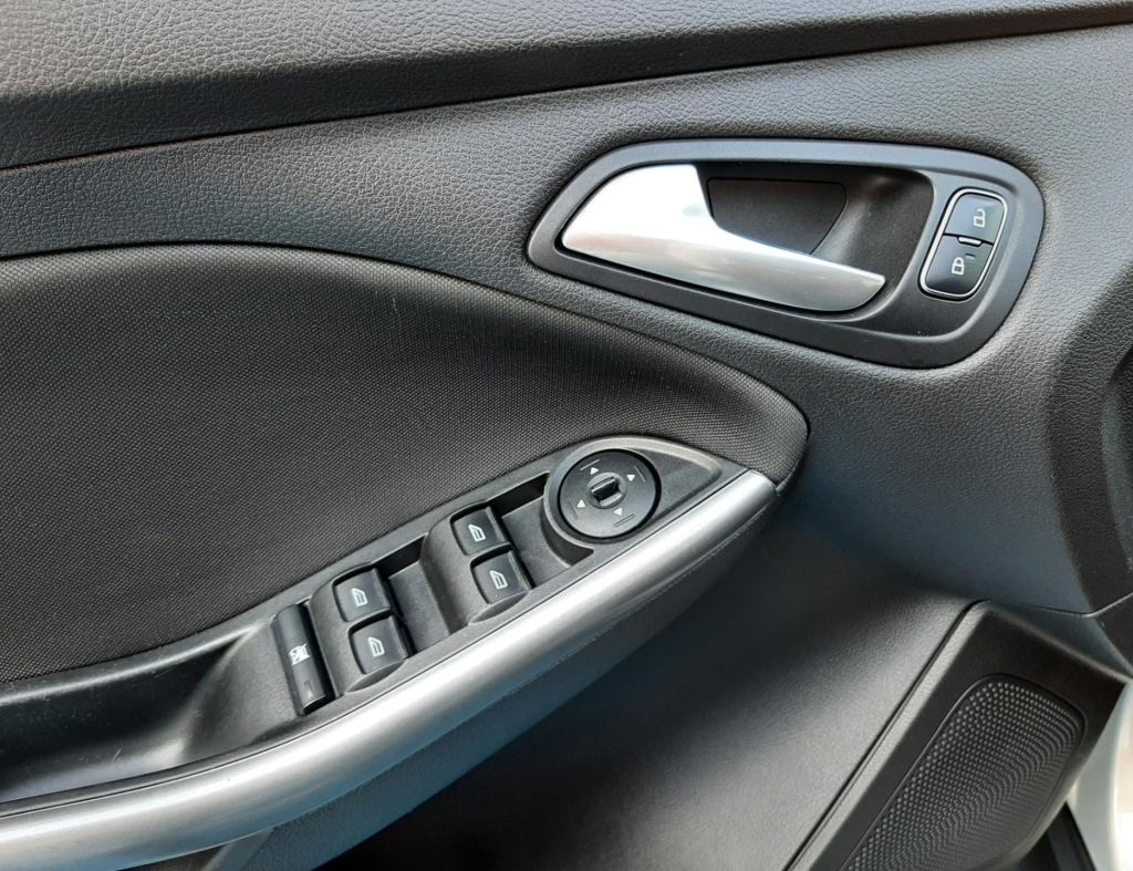 Ford Focus Se 2.0 Automatico Modelo 2019 imagem 23