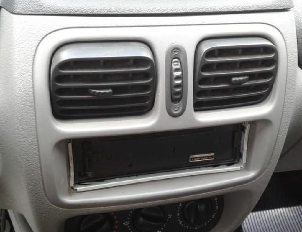 Renault Clio Sedan Privilege 1.6 Flex 4 Portas Modelo 2009 imagem 10