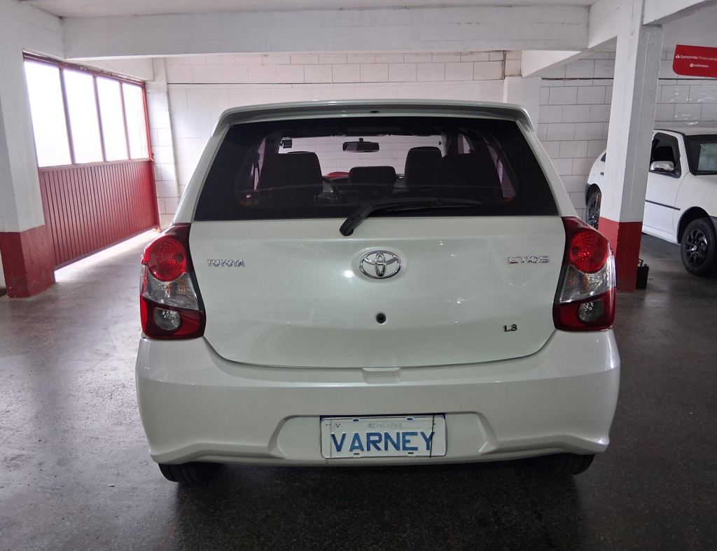Toyota Etios Hatch X 1.3 Flex 4 Portas Modelo 2019 imagem 8
