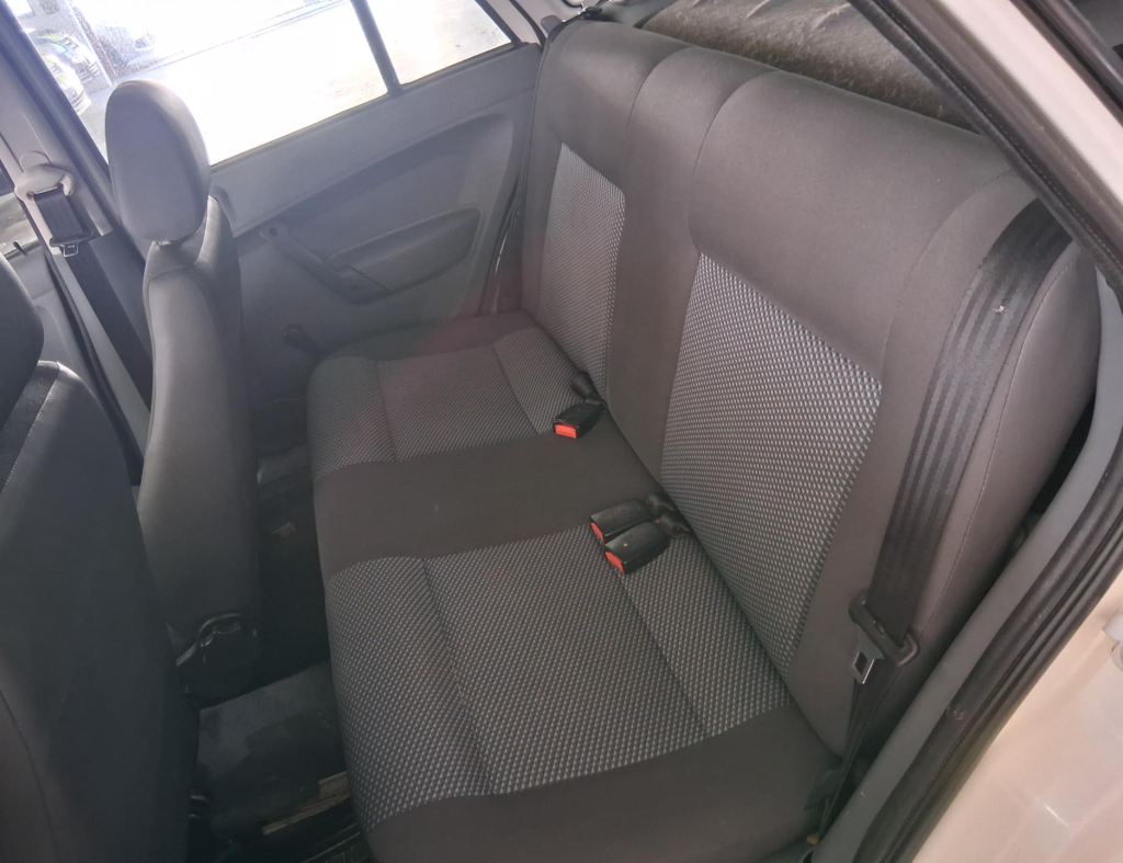 Volkswagwn Gol 1.0 Giv Flex 4 Portas Modelo 2012 imagem 11