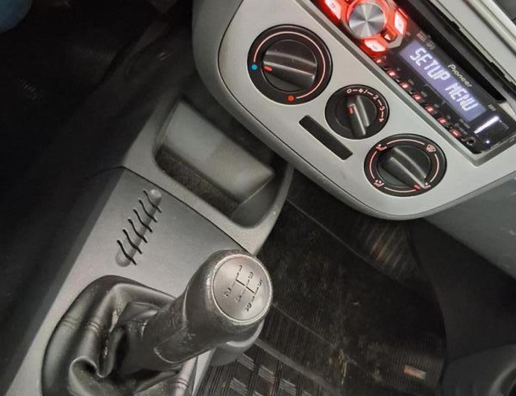 Volkswagwn Gol 1.0 Giv Flex 4 Portas Modelo 2012 imagem 15