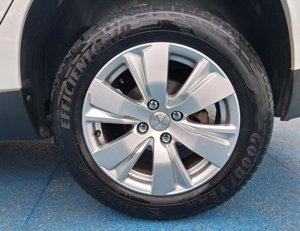 Peugeot 2008 Allure 1.6 Automatico Flex 4 Portas Modelo 2017 imagem 22