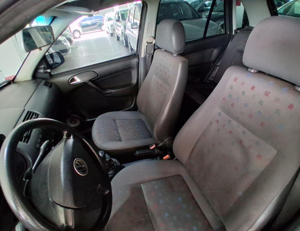 Volkswagen Gol Power 1.0 4 Portas Modelo 2003 imagem 9