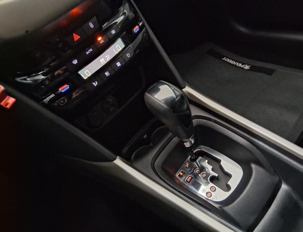 Peugeot 2008 Allure 1.6 Automatico 4P. Modelo 2017.Ipva 2026 Cortesia imagem 14