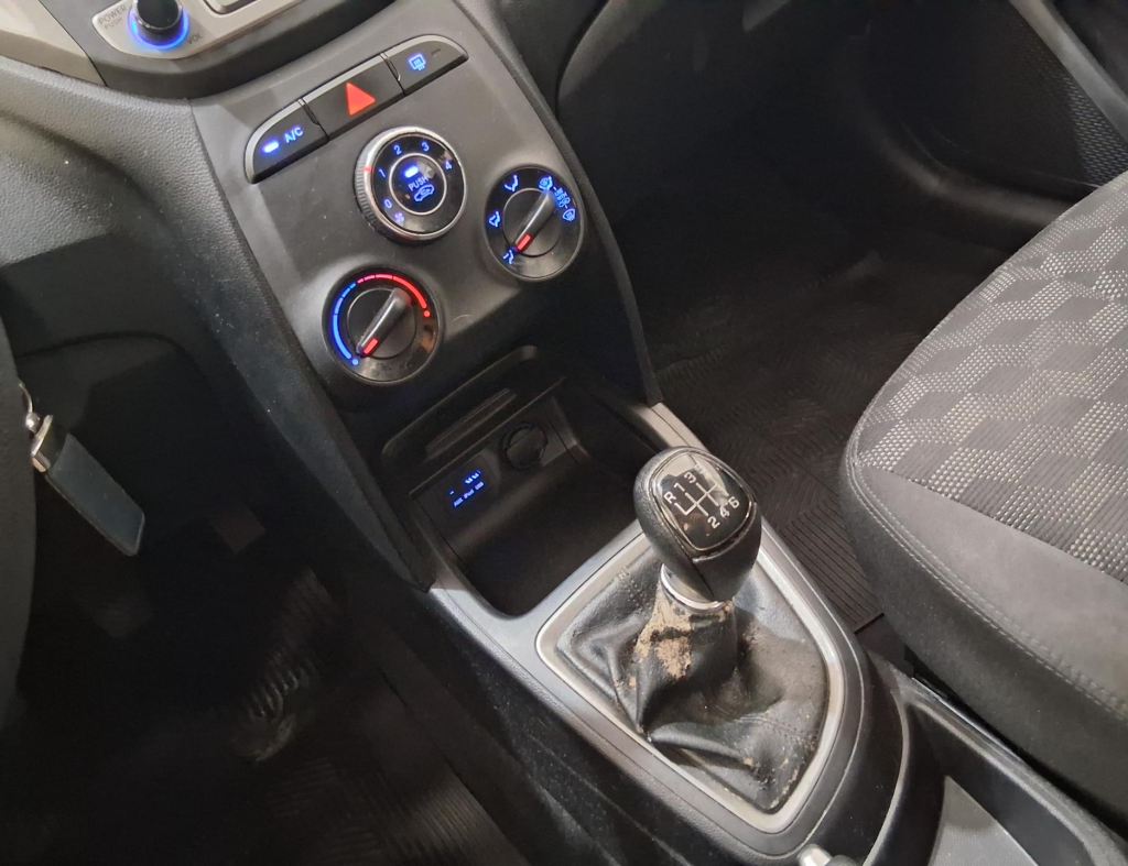 Hyundai Hb20 Confort 1.6 Flex 4 Portas Modelo 2016 imagem 18