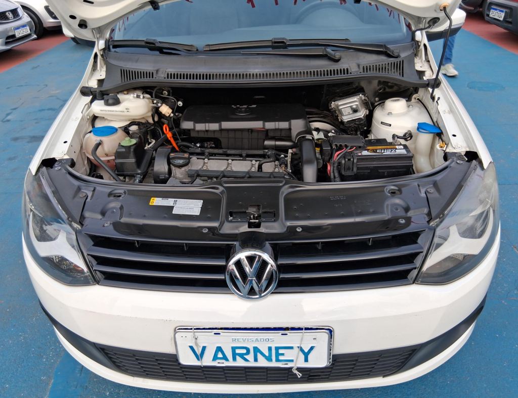 Volkswagen Fox Trend Gii 1.0 Flex 4 Portas Modelo 2014 imagem 8