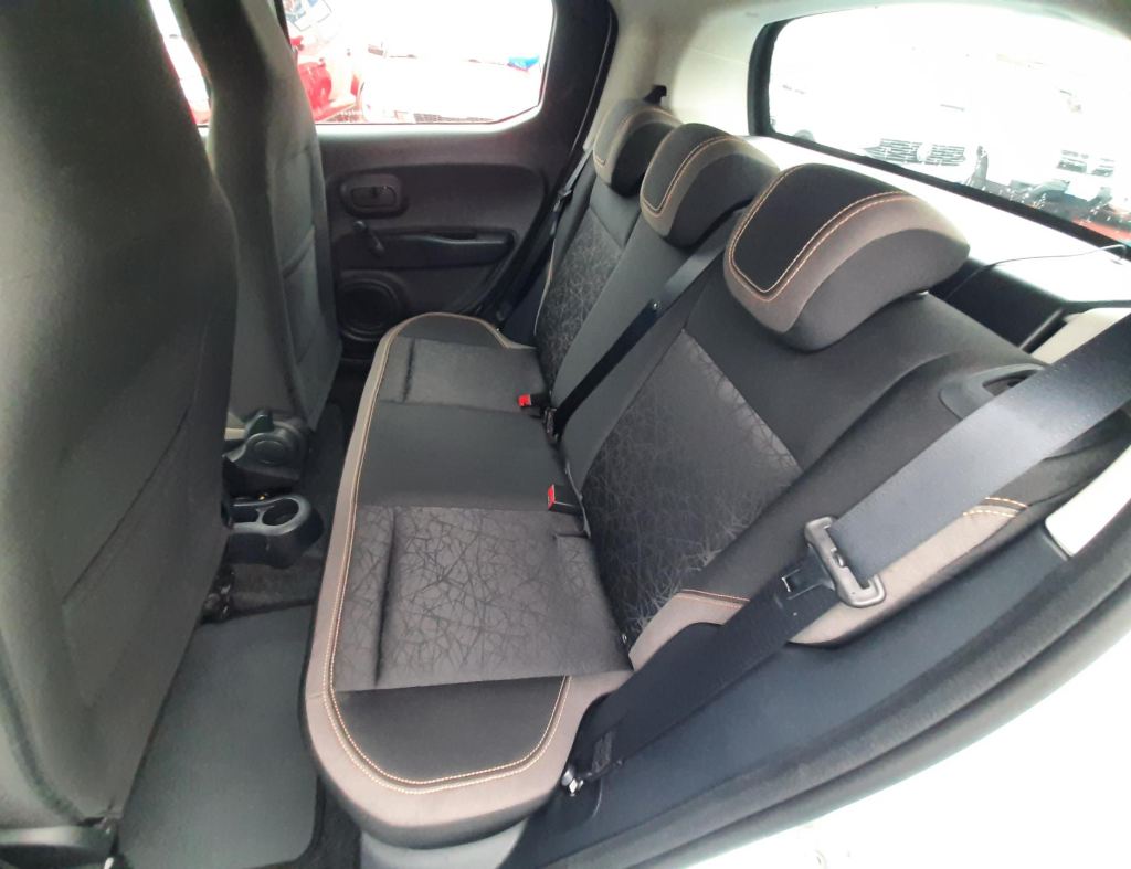 Fiat Mobi Trekking 1.0 Flex 4 Portas Modelo 2024 imagem 17