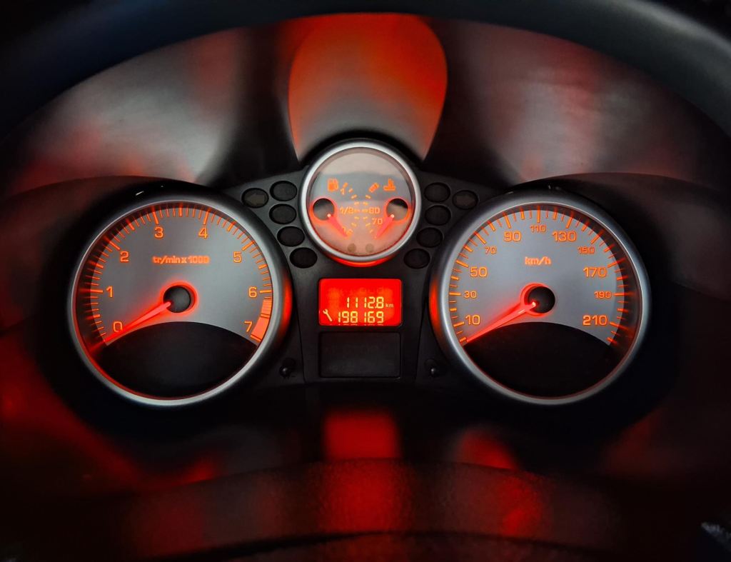 Repasse Veiculo De Leilao. Peugeot 207 Xr Hatch 1.4 Flex 4 Portas Modelo 2011 imagem 13