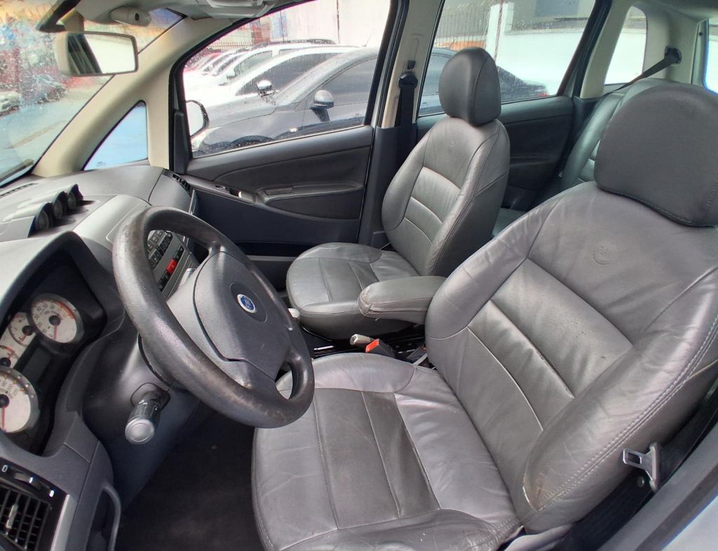 Fiat Idea Adventure 1.8 Flex 4 Portas Modelo 2007 imagem 12