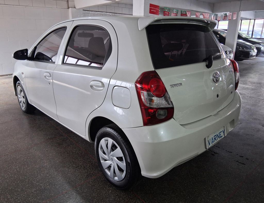 Toyota Etios Hatch X 1.3 Flex 4 Portas Modelo 2019 imagem 7