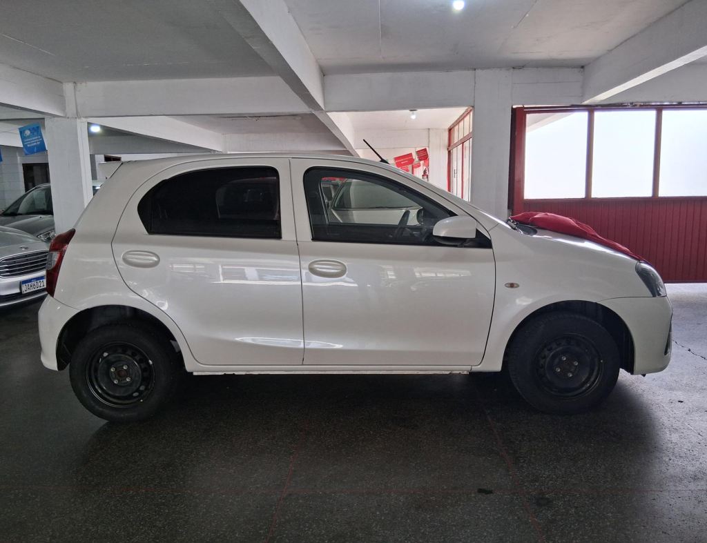 Toyota Etios X 1.3 Flex 4 Portas Modelo 2019 imagem 4