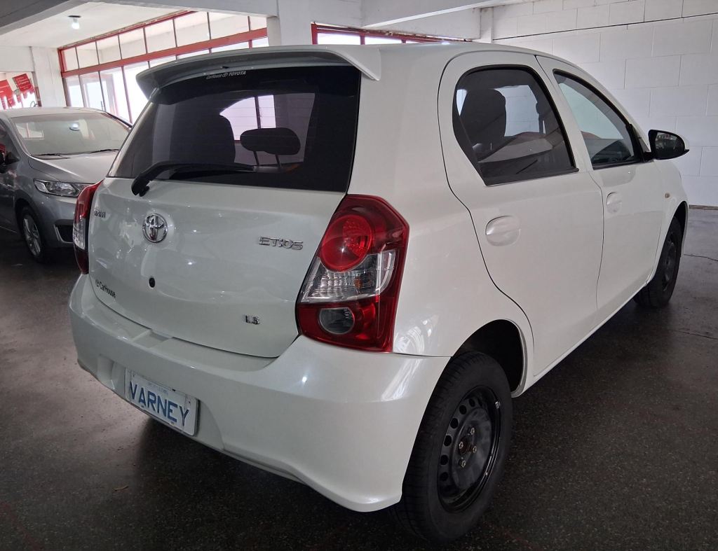 Toyota Etios X 1.3 Flex 4 Portas Modelo 2019 imagem 7