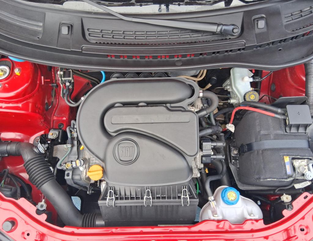 Fiat Uno Vivace 1.0 Flex 1.0 2 Portas Modelo 2012 imagem 10