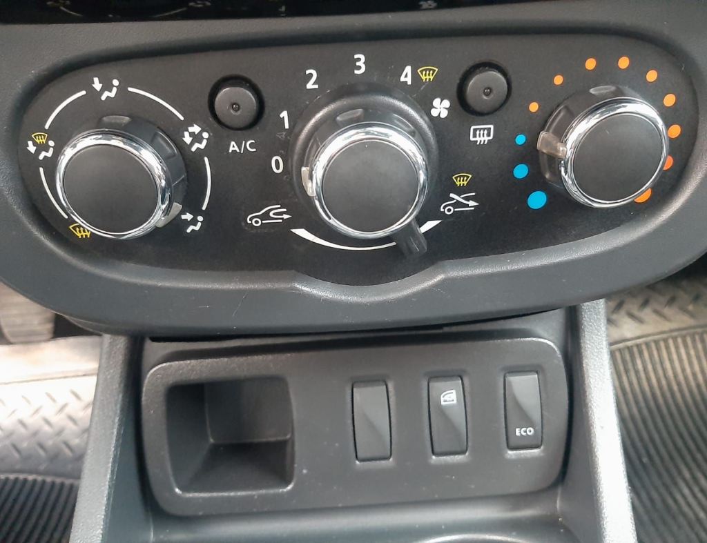 Renault Duster Expression 1.6 Flex 4 Portas Modelo 2019 imagem 17