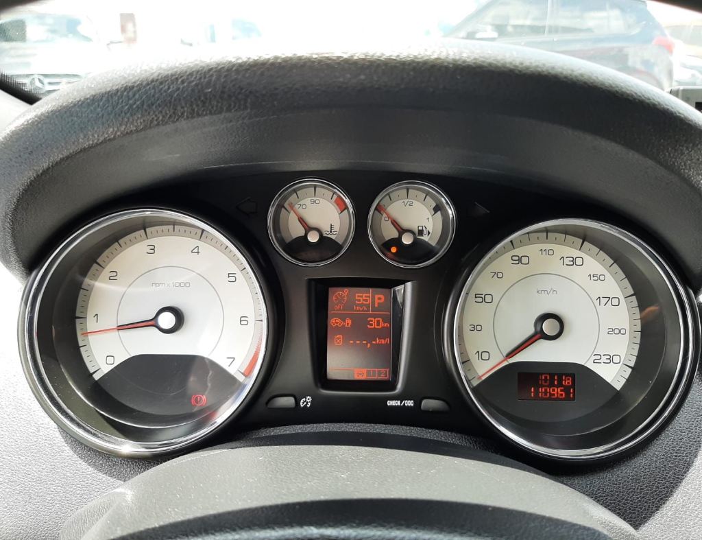 Peugeot 308 Roland Garros 1.6 Turbo Automatico Flex 4 Portas Modelo 2015 imagem 18