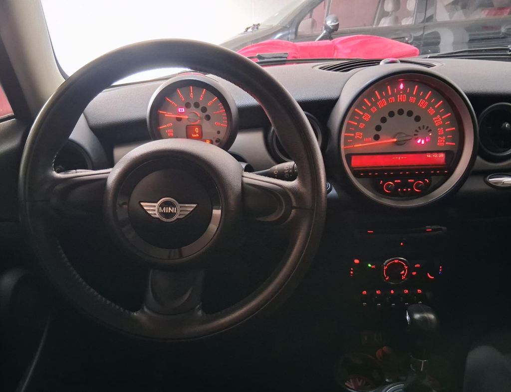 Mini One 1.6 Automatico 2 Portas Modelo 2013 imagem 9