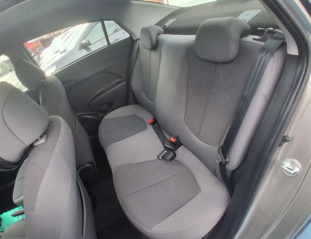 Hyundai Hb20 Confort Sedan 1.0 Flex 4 Portas Modelo 2016 imagem 10