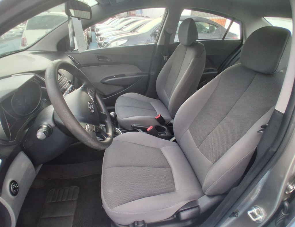 Hyundai Hb20 Confort Sedan 1.0 Flex 4 Portas Modelo 2016 imagem 14