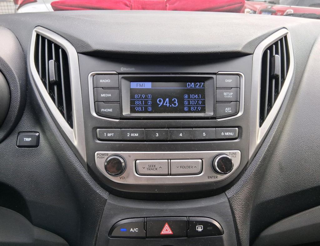 Hyundai Hb20 Confort Sedan 1.0 Flex 4 Portas Modelo 2016 imagem 16