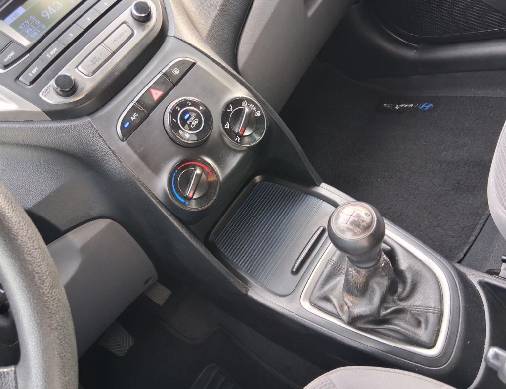 Hyundai Hb20 Confort Sedan 1.0 Flex 4 Portas Modelo 2016 imagem 18