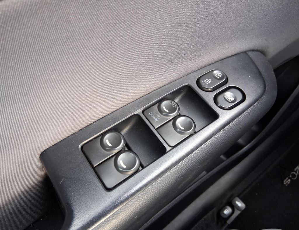 Hyundai Hb20 Confort Sedan 1.0 Flex 4 Portas Modelo 2016 imagem 19