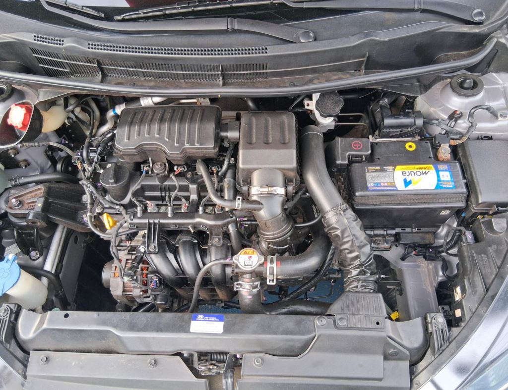 Hyundai Hb20 Confort Sedan 1.0 Flex 4 Portas Modelo 2016 imagem 20