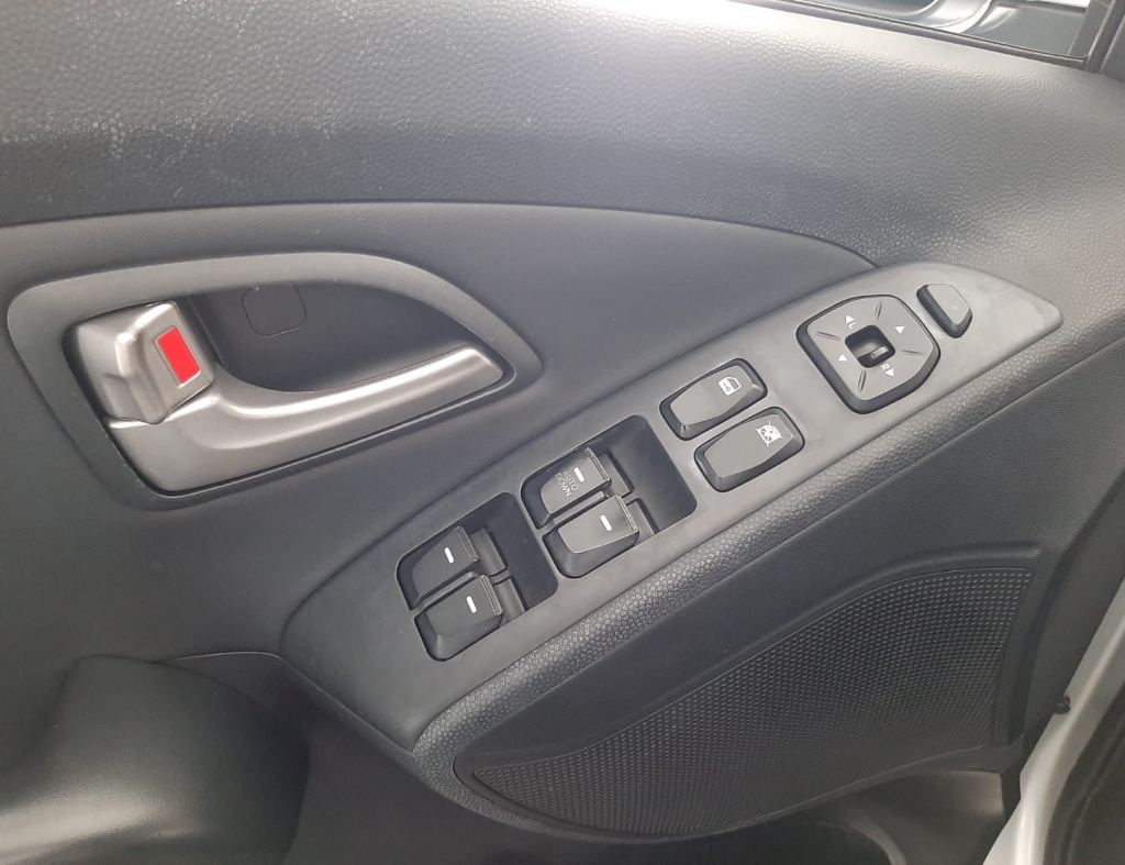 Hyundai Ix35 Gls 2.0 16V 2Wd Flex Aut 2015 imagem 22
