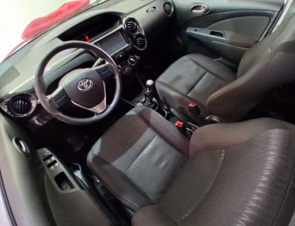 Toyota Etios Hatch X 1.3 Flex 4 Portas Modelo 2019 imagem 10