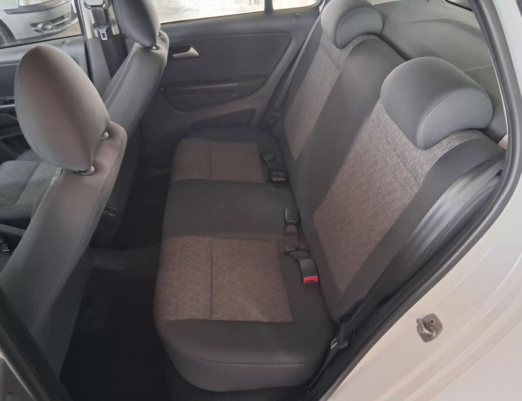 Volkswagem Fox Trendline 1.6 Flex 4 Portas Modelo 2014 imagem 9