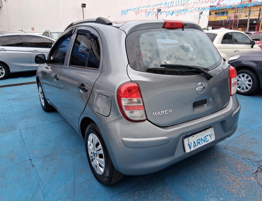 Nissan March Active 1.0 Flex 4 Portas Modelo 2015 imagem 8