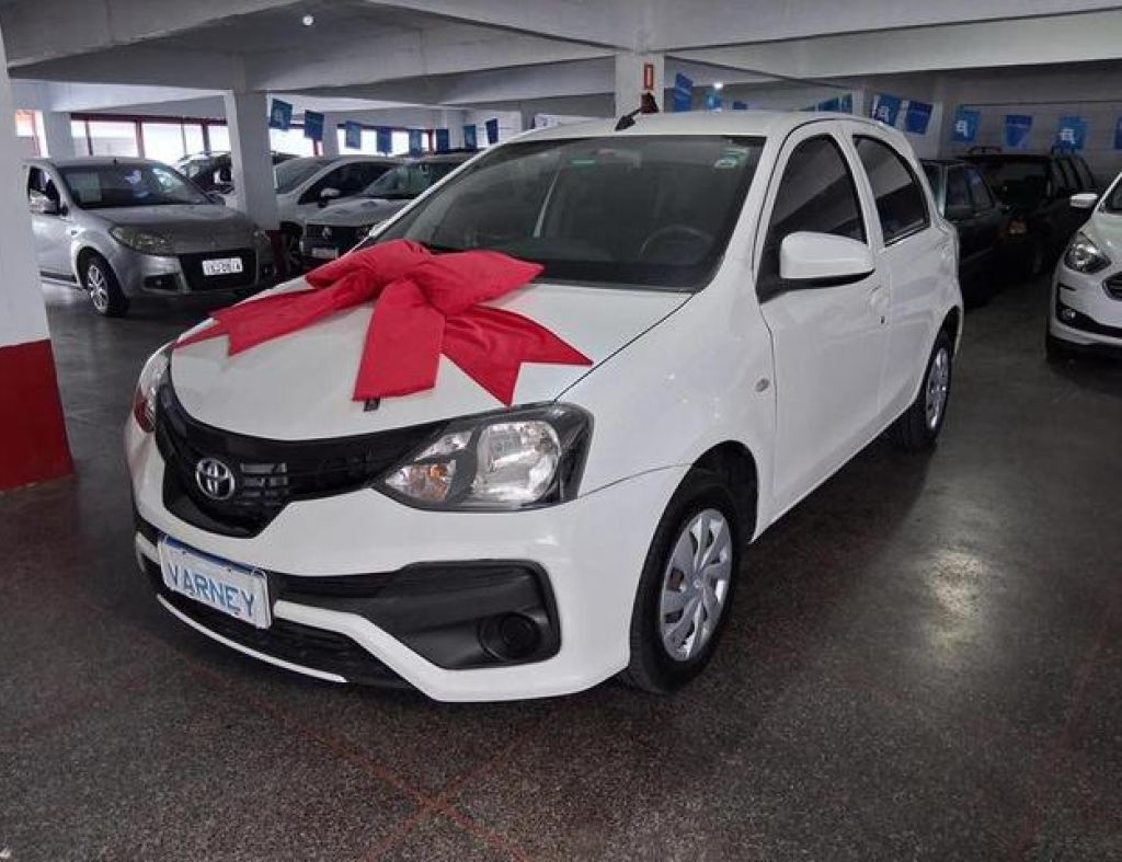 Toyota / Etios Hatch X 1.3 Flex 4 Portas Modelo 2019 imagem 3