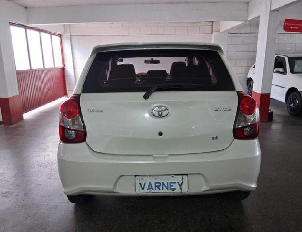 Toyota / Etios Hatch X 1.3 Flex 4 Portas Modelo 2019 imagem 8