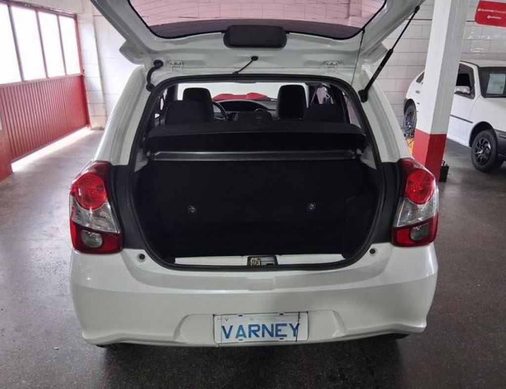 Toyota / Etios Hatch X 1.3 Flex 4 Portas Modelo 2019 imagem 9