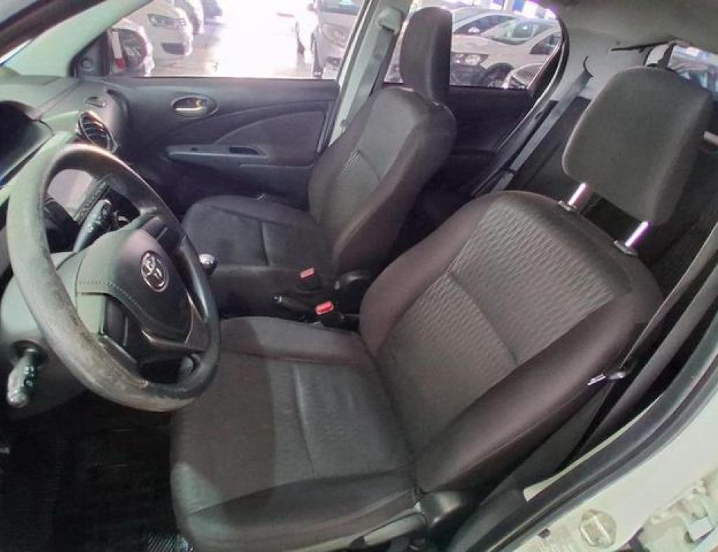 Toyota / Etios Hatch X 1.3 Flex 4 Portas Modelo 2019 imagem 12